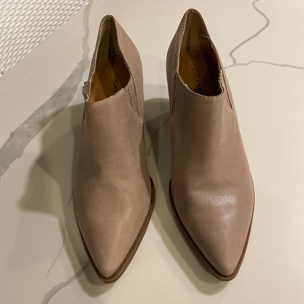 Lucky brand western style ankle bootie shoe